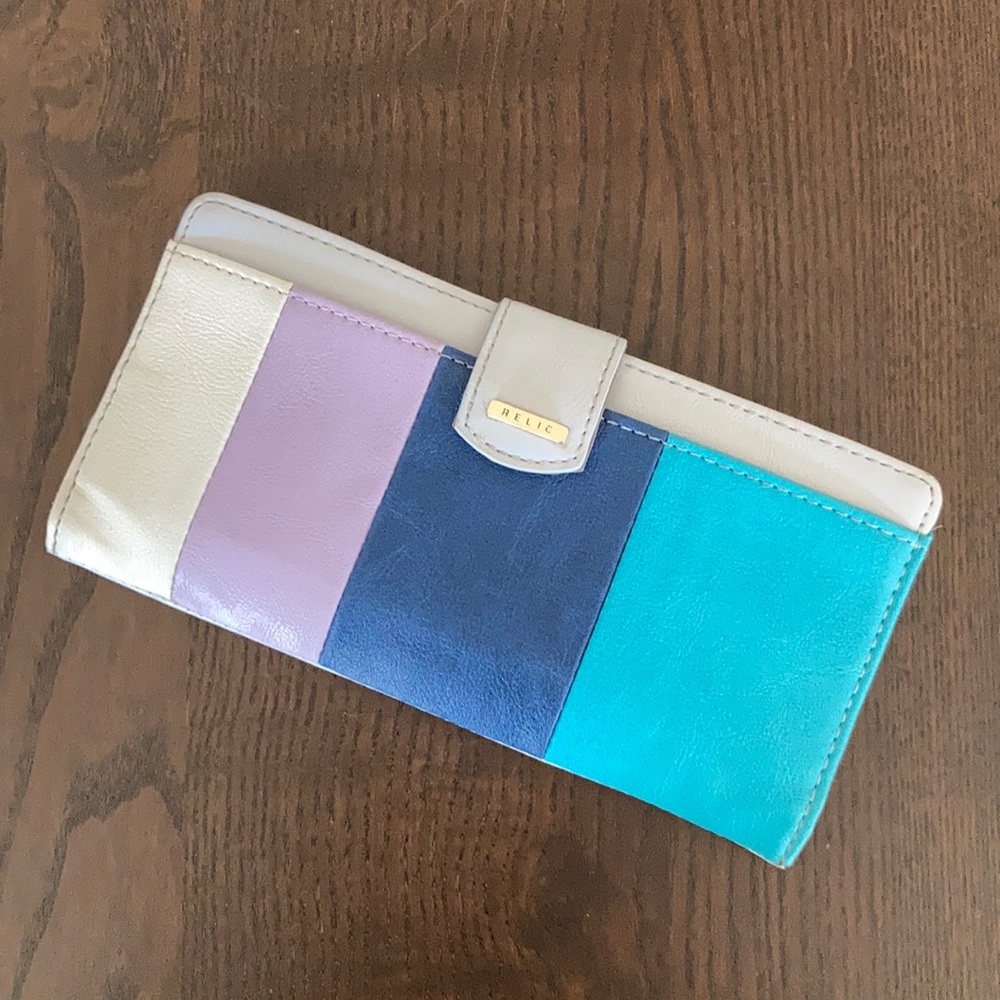 EUC Relic by Fossil Color Block Wallet